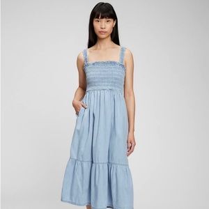 Gap XL organic cotton denim smocked tiered midi dress